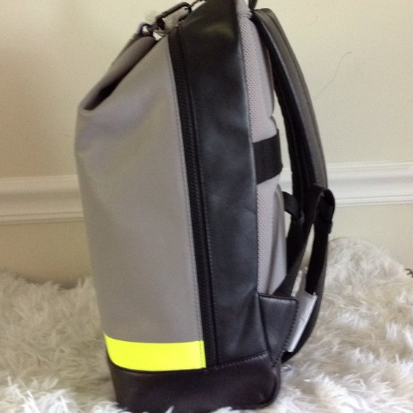 Piquadro Downtown Leather Backpack - Picture 10 of 12